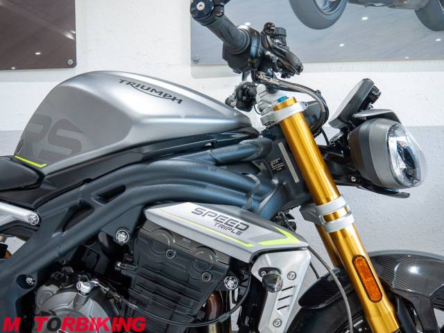 2021 Triumph SPEED TRIPLE 1200 RS Photo #2