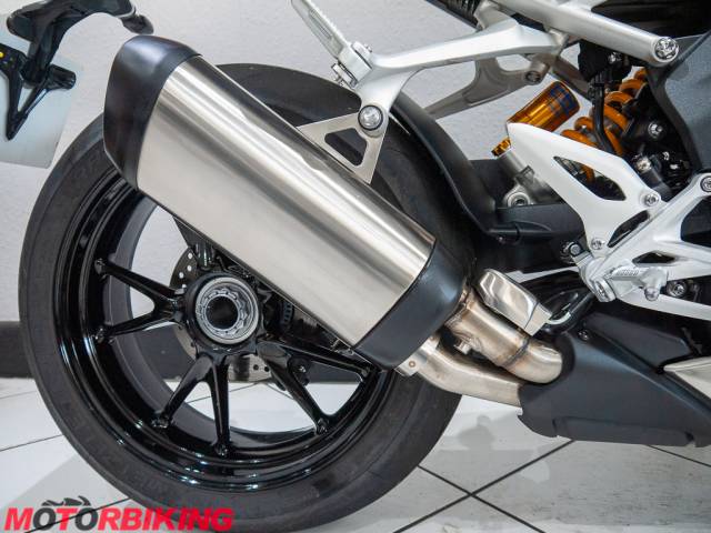 2021 Triumph SPEED TRIPLE 1200 RS Photo #9