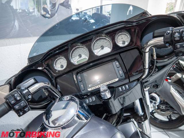 2016 Harley-Davidson STREET GLIDE SPECIAL FLHXS Photo #8