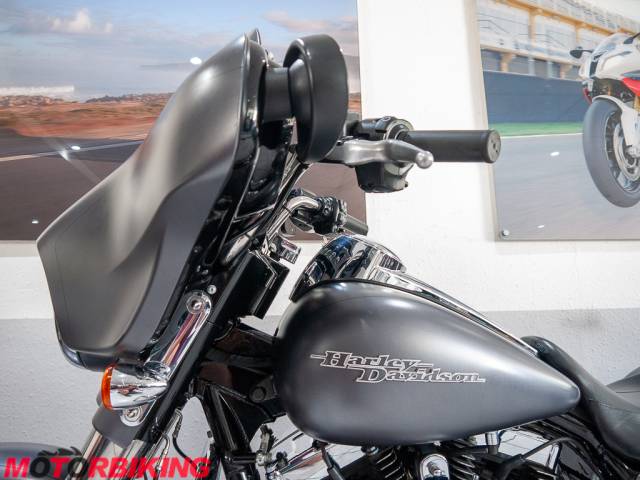 2016 Harley-Davidson STREET GLIDE SPECIAL FLHXS Photo #11