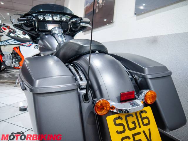 2016 Harley-Davidson STREET GLIDE SPECIAL FLHXS Photo #17