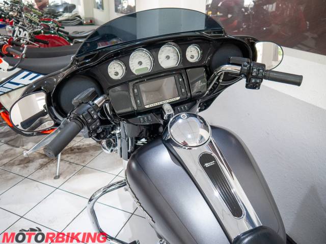 2016 Harley-Davidson STREET GLIDE SPECIAL FLHXS Photo #20