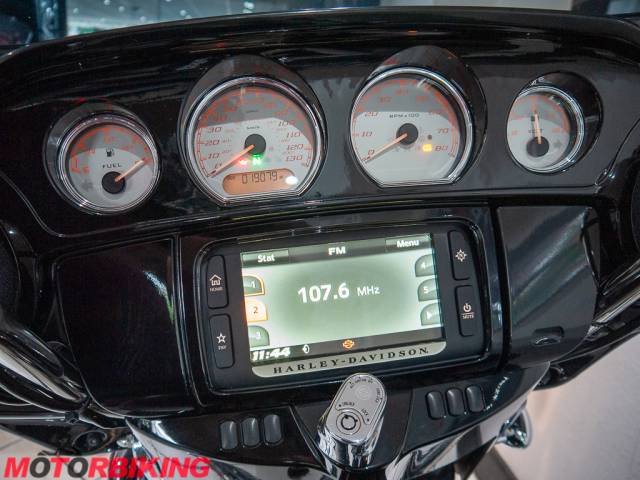 2016 Harley-Davidson STREET GLIDE SPECIAL FLHXS Photo #22