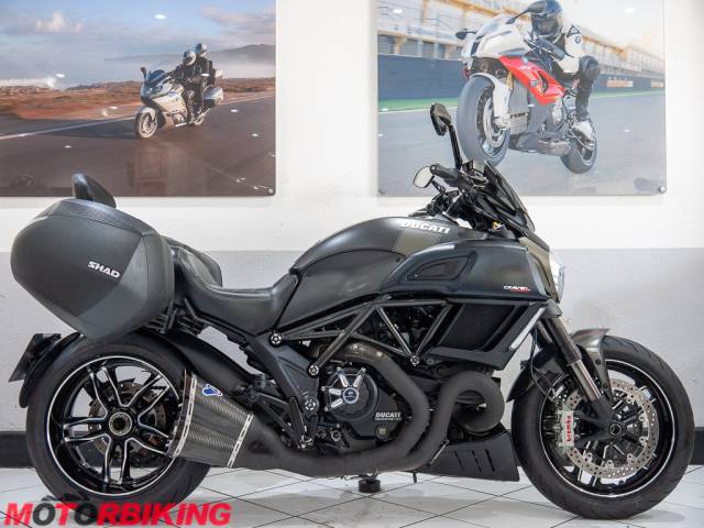 2018 Ducati DIAVEL CARBON Photo #1