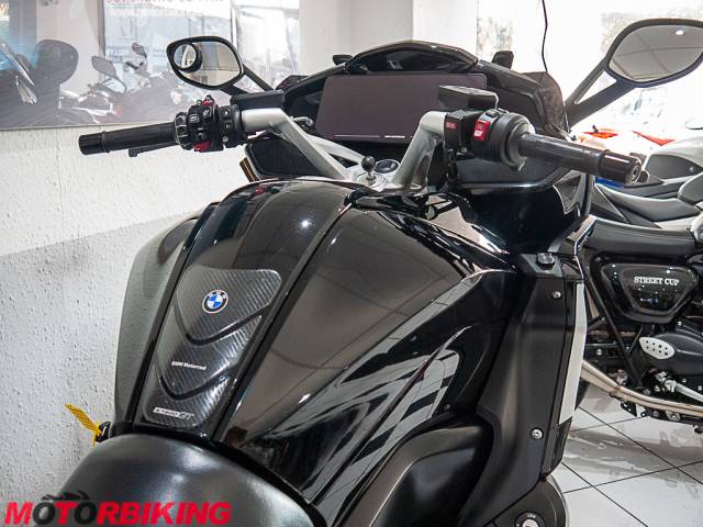 2023 BMW K1600 GT SE Photo #11