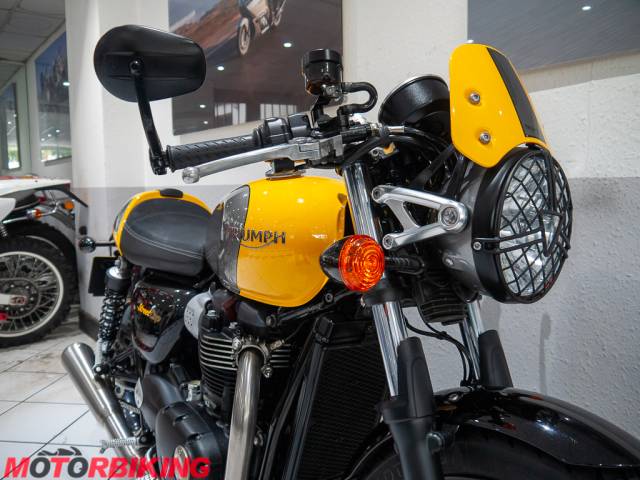 2016 Triumph STREET CUP Photo #2