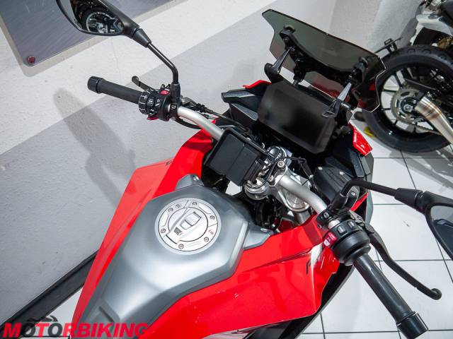 2020 BMW F900XR TE Photo #16