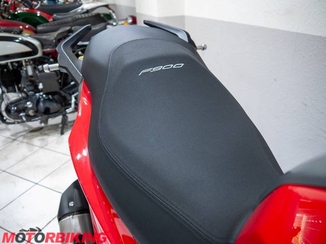 2020 BMW F900XR TE Photo #18