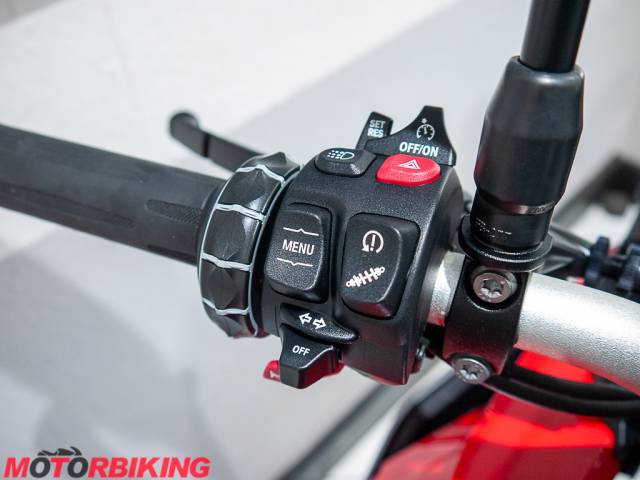 2020 BMW F900XR TE Photo #21