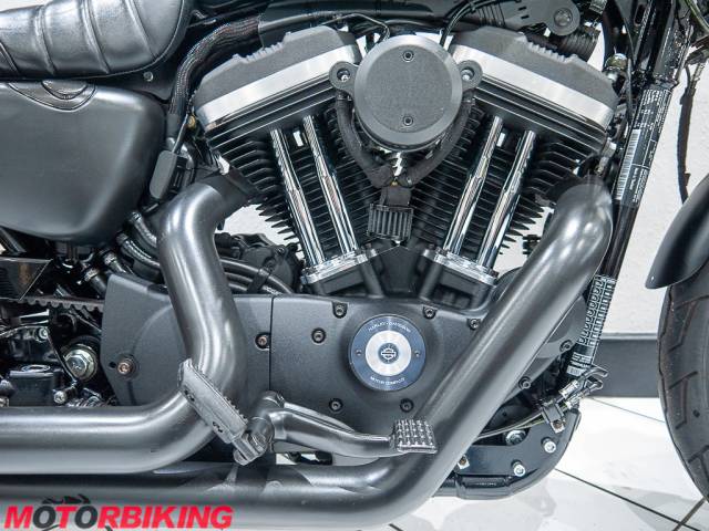 2021 Harley-Davidson SPORTSTER 883 IRON Photo #10