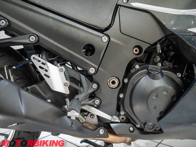 2017 Kawasaki ZZR1400  Photo #8