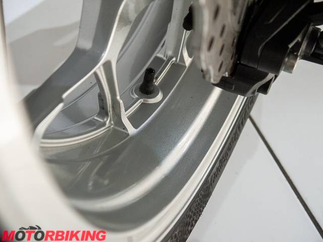 2017 Kawasaki ZZR1400  Photo #16