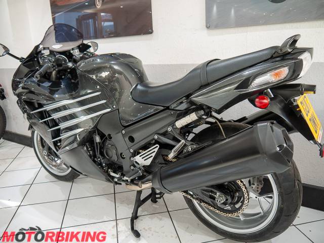 2017 Kawasaki ZZR1400  Photo #25