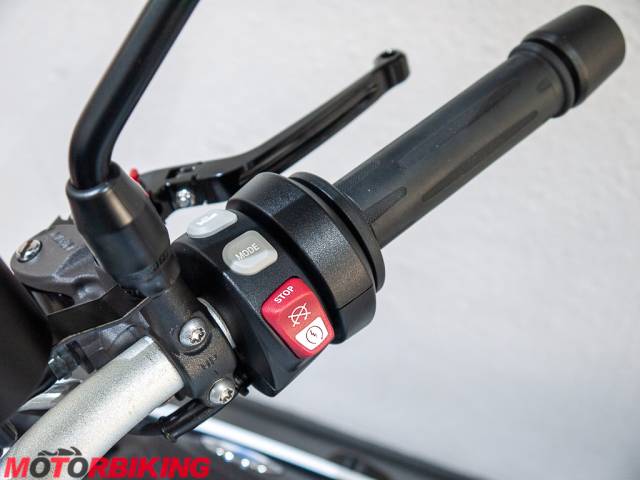 2018 BMW S1000R SPORT Photo #37