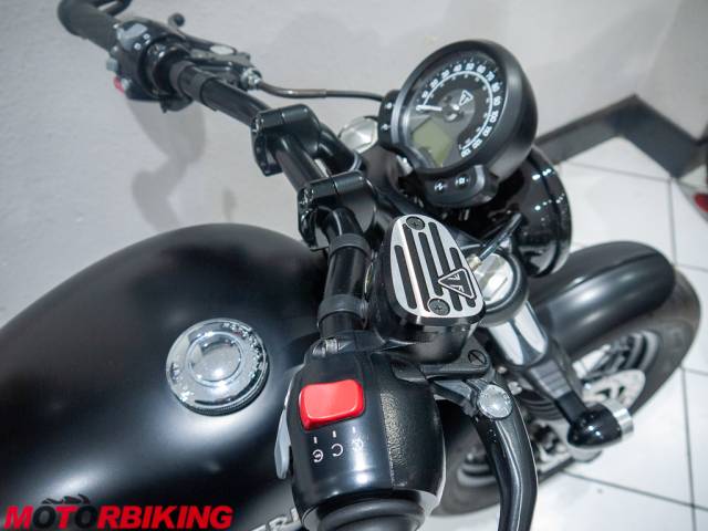 2020 Triumph BONNEVILLE 1200 BOBBER BLACK Photo #10