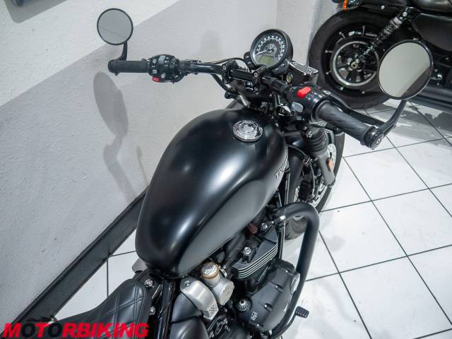 2020 Triumph BONNEVILLE 1200 BOBBER BLACK Photo #22