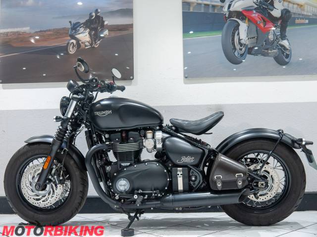 2020 Triumph BONNEVILLE 1200 BOBBER BLACK Photo #23