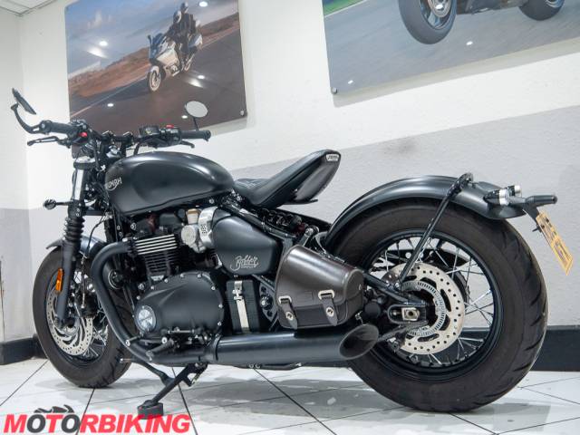 2020 Triumph BONNEVILLE 1200 BOBBER BLACK Photo #29