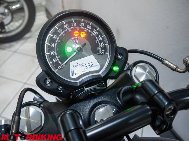 2020 Triumph BONNEVILLE 1200 BOBBER BLACK Photo #34