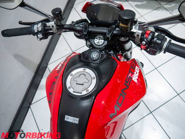 2021 Ducati MONSTER 937 PLUS Photo #17