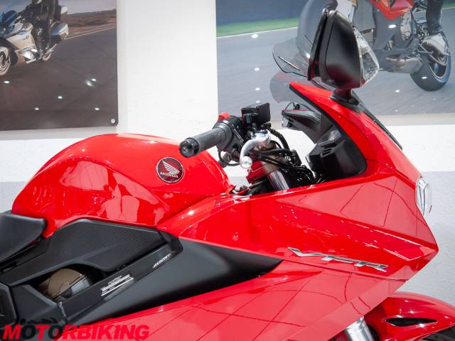 2018 Honda VFR800F Photo #3