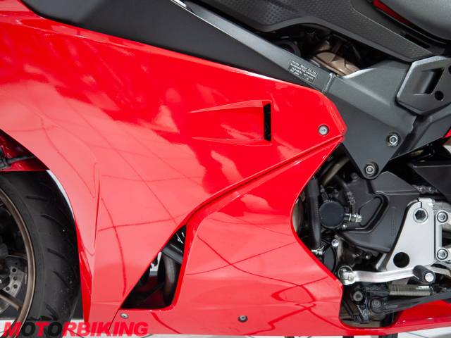 2018 Honda VFR800F Photo #22