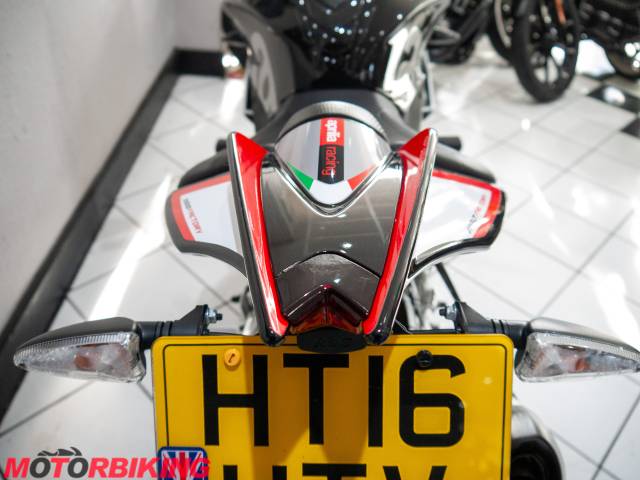 2016 Aprilia TUONO V4 1100  FACTORY Photo #10