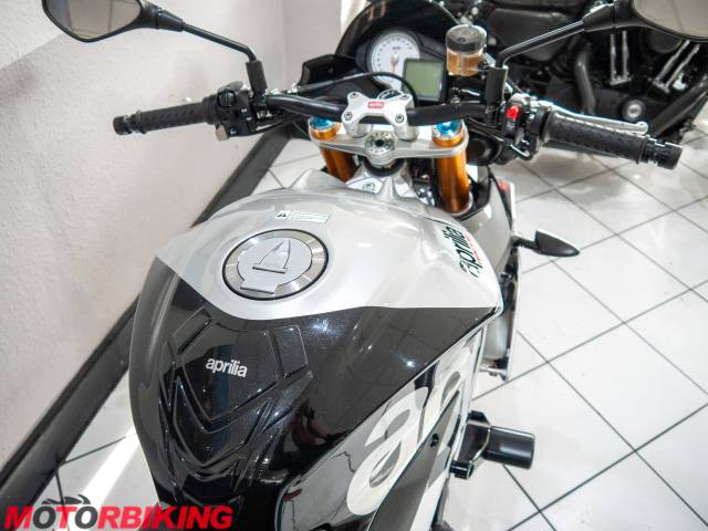 2016 Aprilia TUONO V4 1100  FACTORY Photo #11