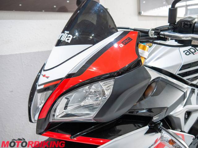 2016 Aprilia TUONO V4 1100  FACTORY Photo #17