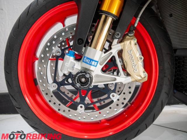 2016 Aprilia TUONO V4 1100  FACTORY Photo #18