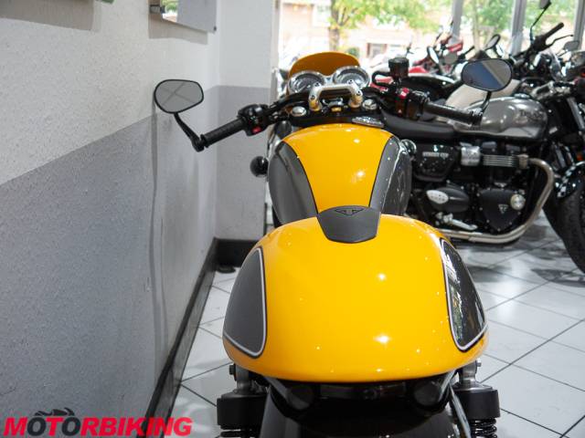 2016 Triumph STREET CUP Photo #13