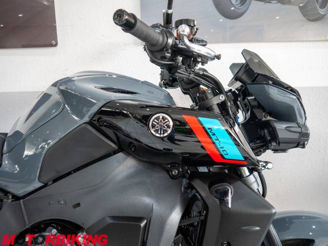 2023 Yamaha MT10 Photo #2