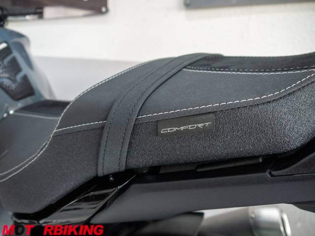 2023 Yamaha MT10 Photo #18