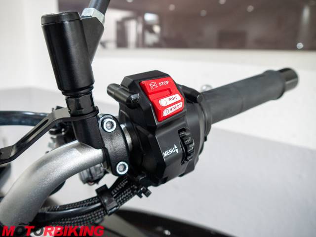 2023 Yamaha MT10 Photo #29