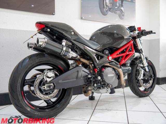 2010 Ducati MONSTER 696 + Photo #3