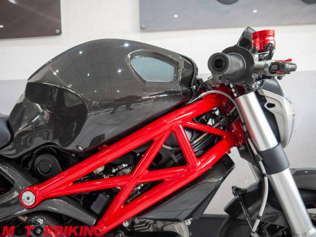 2010 Ducati MONSTER 696 + Photo #5