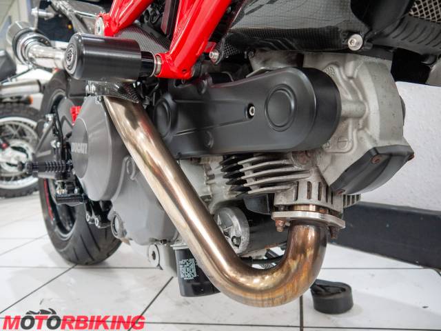2010 Ducati MONSTER 696 + Photo #10