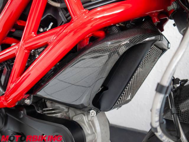 2010 Ducati MONSTER 696 + Photo #11