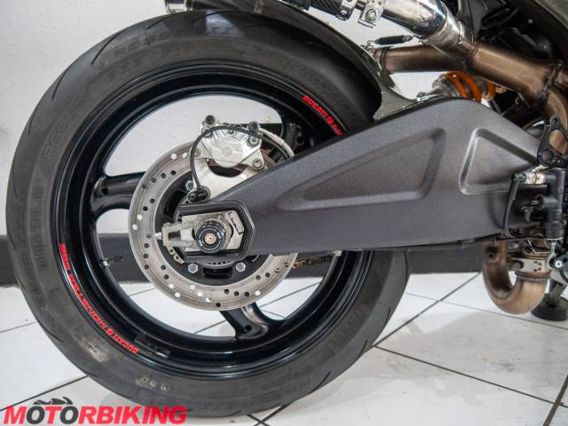 2010 Ducati MONSTER 696 + Photo #16