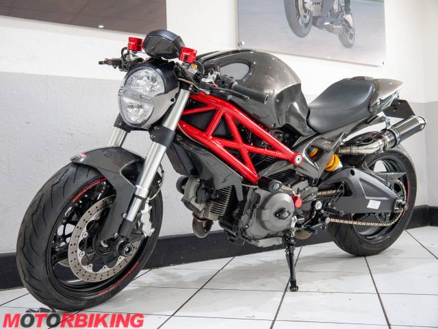 2010 Ducati MONSTER 696 + Photo #23