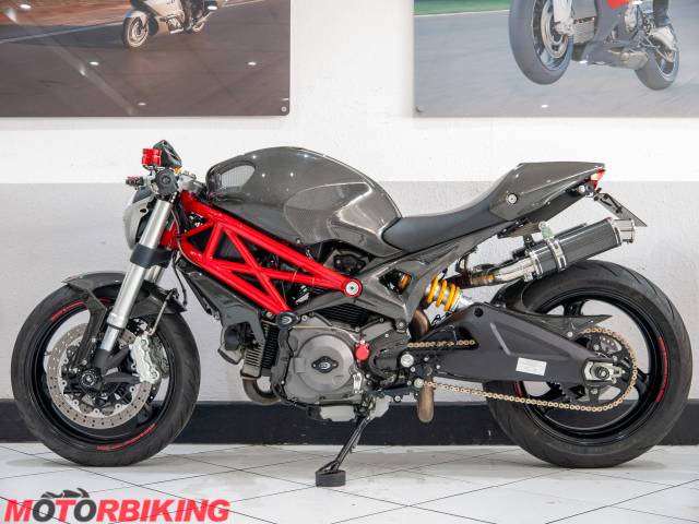 2010 Ducati MONSTER 696 + Photo #22