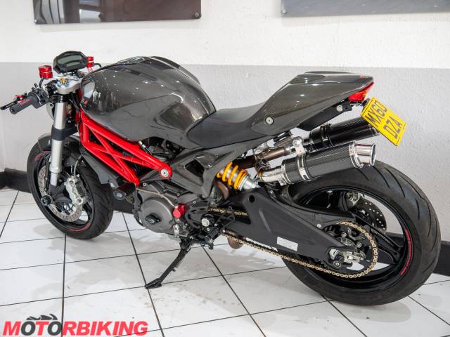 2010 Ducati MONSTER 696 + Photo #28