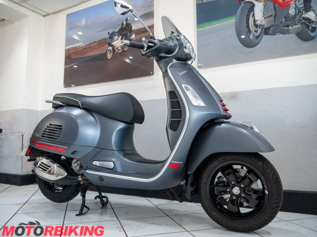 2021 Piaggio VESPA GTS 300 SUPERSPORT ABS Photo #3