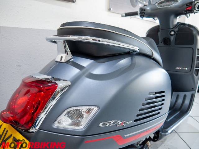 2021 Piaggio VESPA GTS 300 SUPERSPORT ABS Photo #10