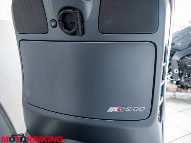 2021 Piaggio VESPA GTS 300 SUPERSPORT ABS Photo #14