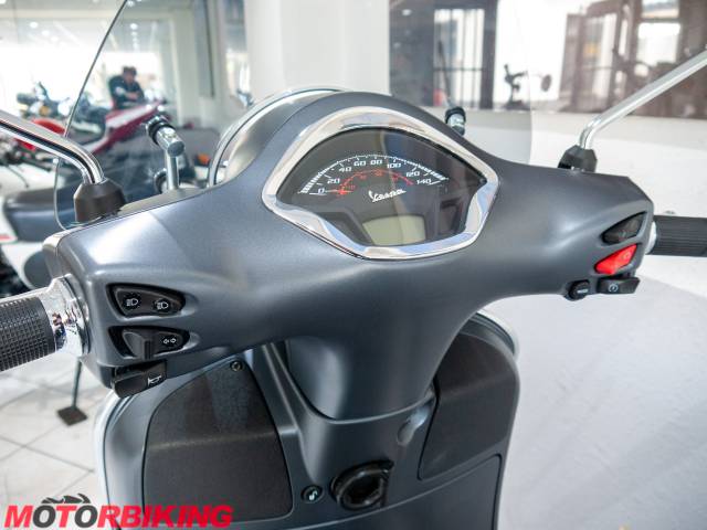 2021 Piaggio VESPA GTS 300 SUPERSPORT ABS Photo #26