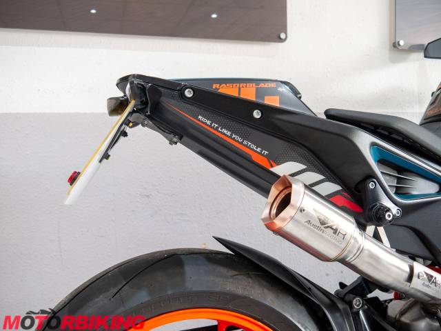 2022 KTM 890 DUKE  R Photo #4