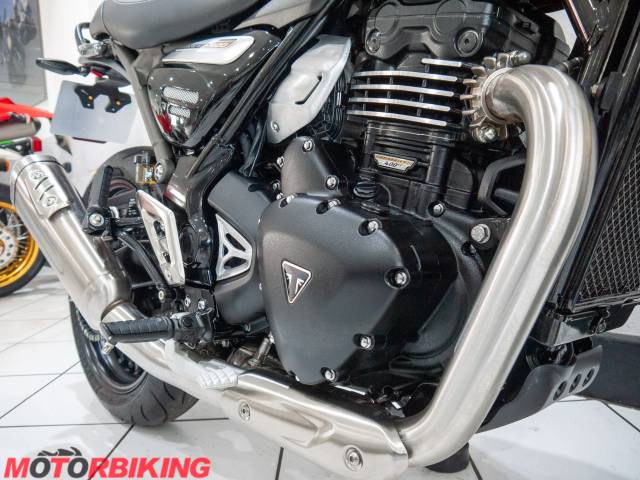 2025 Triumph SPEED 400 Photo #9