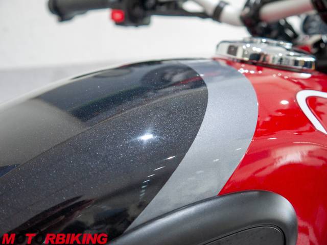 2025 Triumph SPEED 400 Photo #14