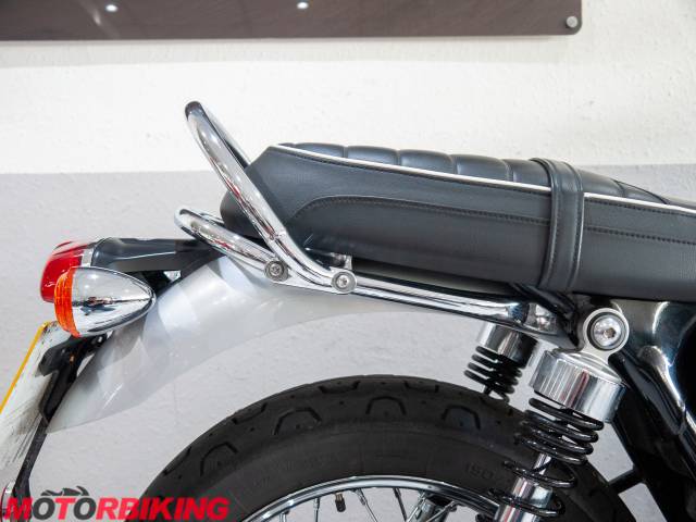 2018 Triumph BONNEVILLE T120 Photo #9